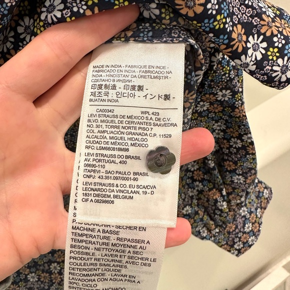 Levi’s floral blouse - Picture 6 of 7